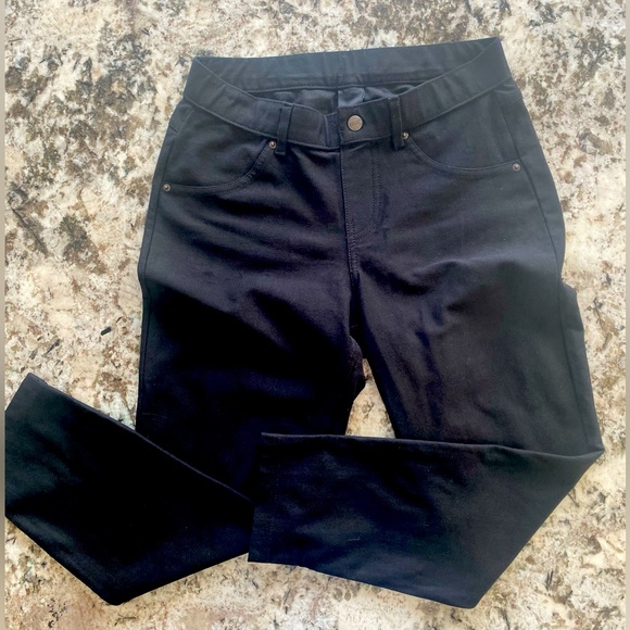 Hue black stretchy pants. Size Small. - Picture 1 of 6